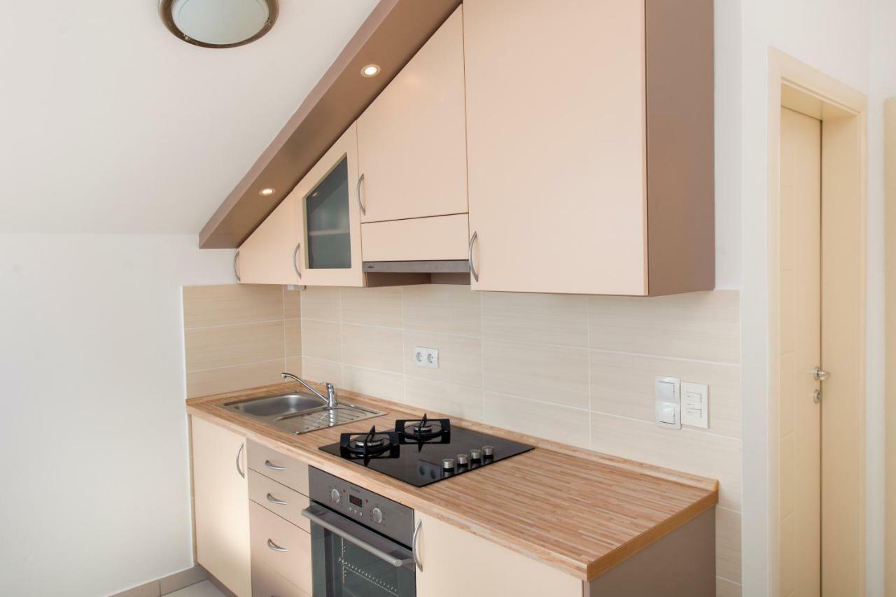 Panorama Lux Apartment Рогозниця Екстер'єр фото